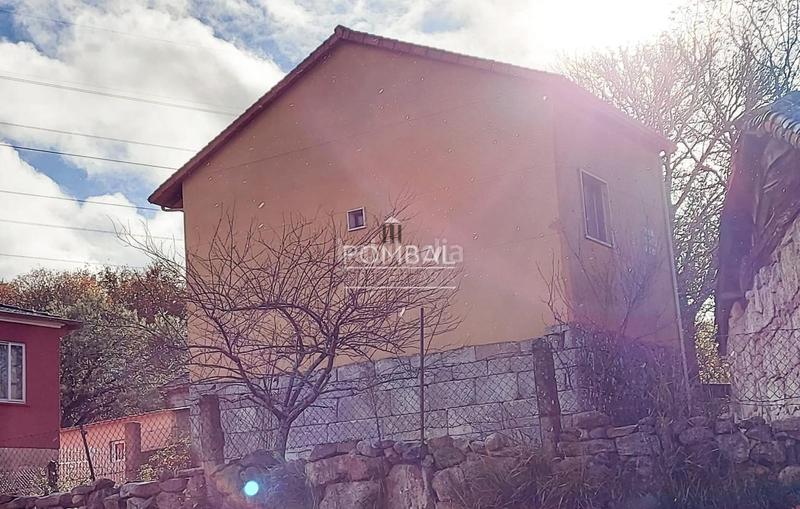 Foto 217f4483-652a-4920-88fd-ec05e7c0de66. Casa en Maceda