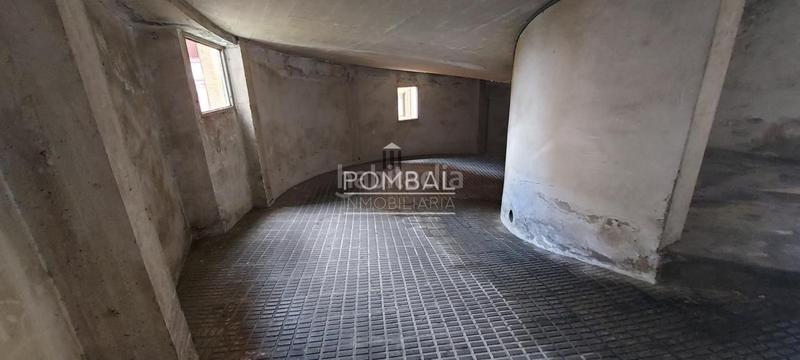 Foto 2841f606-fa25-49a1-85b7-18a6ee2e110d. Aparcament cotxe a Gomesende