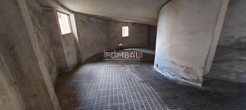 Foto ac585414-77ec-4b5e-a52f-8ec2673b66d7. Parking coche en Gomesende