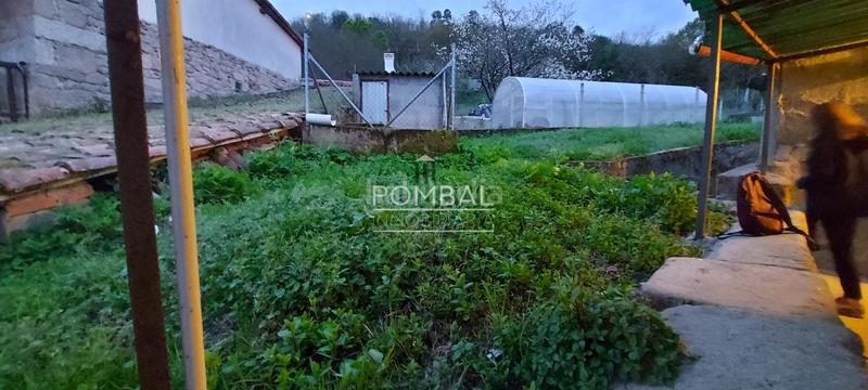 Foto d3339f55-052c-4cbc-abe5-13b314d9c1fb. Casa en Vistahermosa Ourense