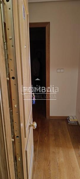 Foto ef945f36-b3e7-43b9-af32-7a2dacc22e44. Pis amb calefacció aparcament a Centro Ourense