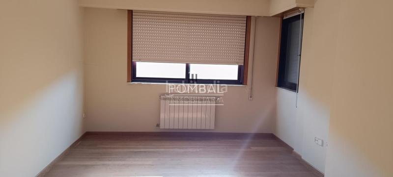 Foto 953f092b-1c75-4592-bcd7-5614d0ca8f2c. Piso en Centro Ourense