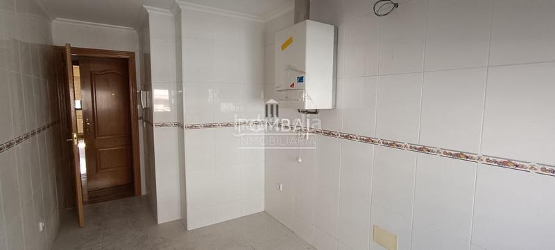 Foto b27cc34c-3380-483d-bb1e-20c3af9fbb91. Piso en Centro Ourense