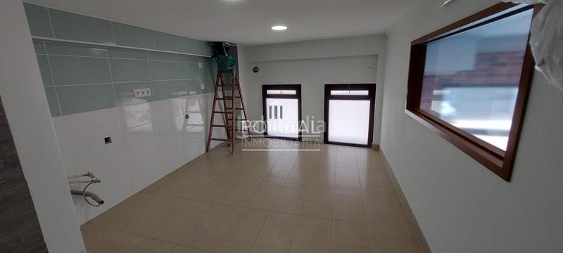 Foto ec98abad-8176-43e8-8da8-afc9f3e6e318. Local comercial a Carballiño (O)