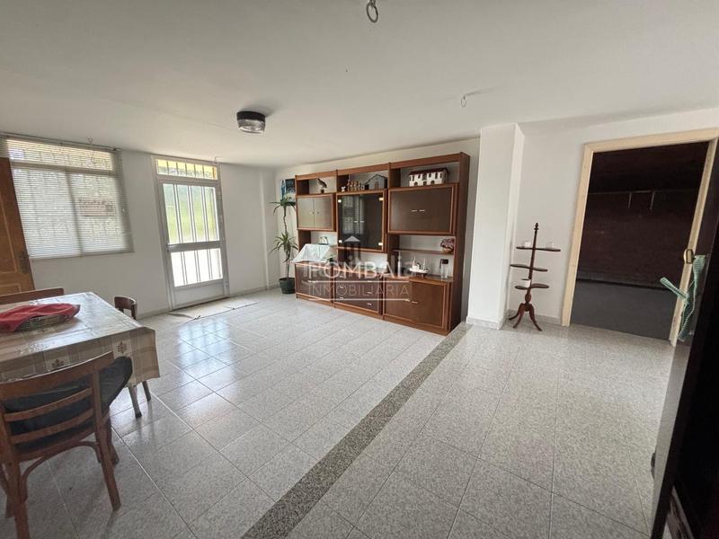 Foto d32f2bb3-fc9d-44ea-a70a-22d01e948f73. Casa pareada en Arzúa