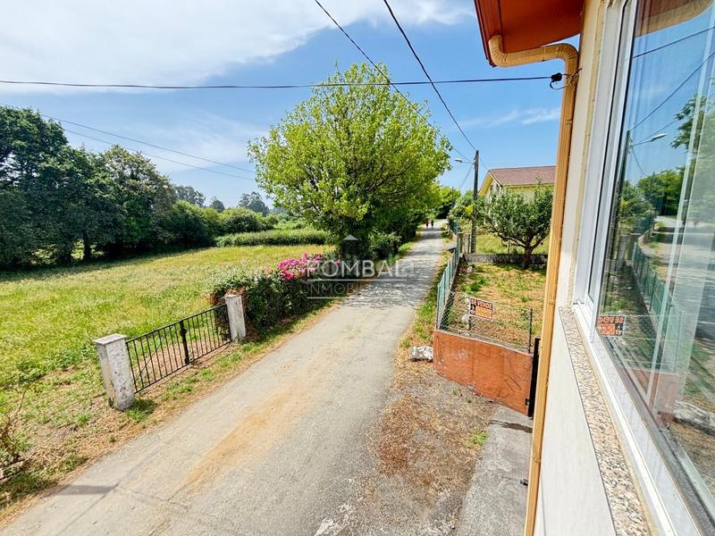 Foto db84a592-3616-428e-80a3-fca4e43a51f5. Casa pareada en Arzúa