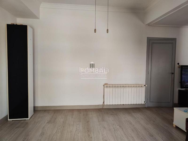 Foto cebd9f9d-bda1-4f9e-942e-79c0b868bbe7. Piso en Centro Ourense