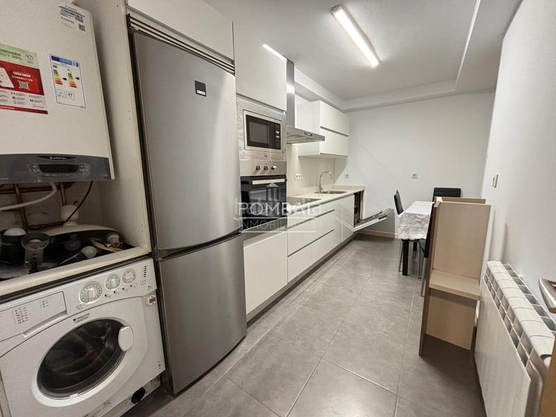 Foto 19f51ffe-2335-46ca-ada2-7e1d7b0adae1. Miete etagenwohnung mit heizung in Ensanche - Sar Santiago de Compostela