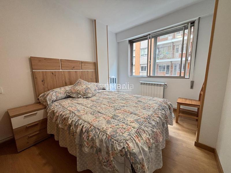 Foto a8c473b7-9d03-41c3-82ef-0848dd26677f. Miete etagenwohnung mit heizung in Ensanche - Sar Santiago de Compostela