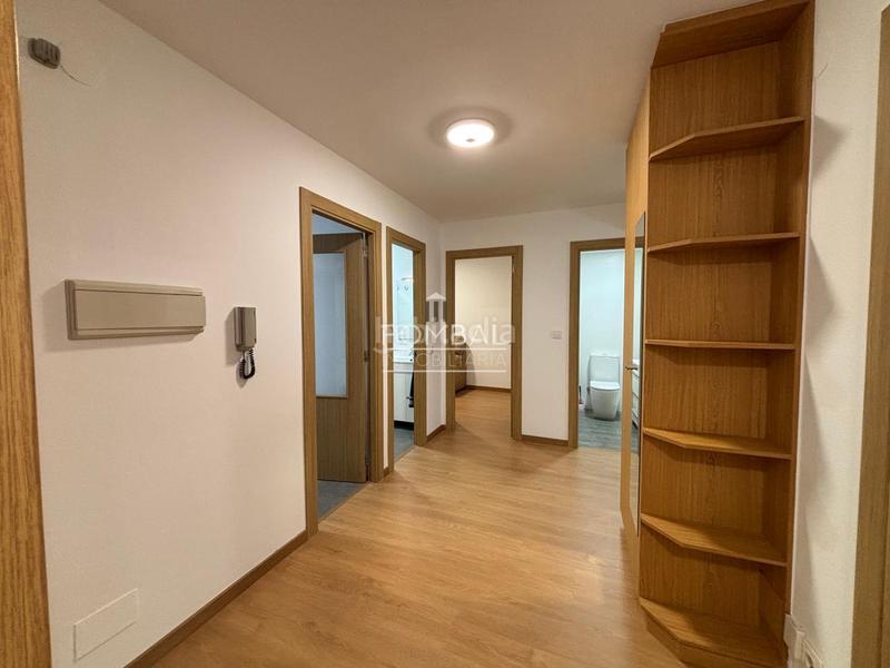 Foto 2a7e5a35-16a1-419b-9415-1a859a811607. Rent flat with heating in Ensanche - Sar Santiago de Compostela