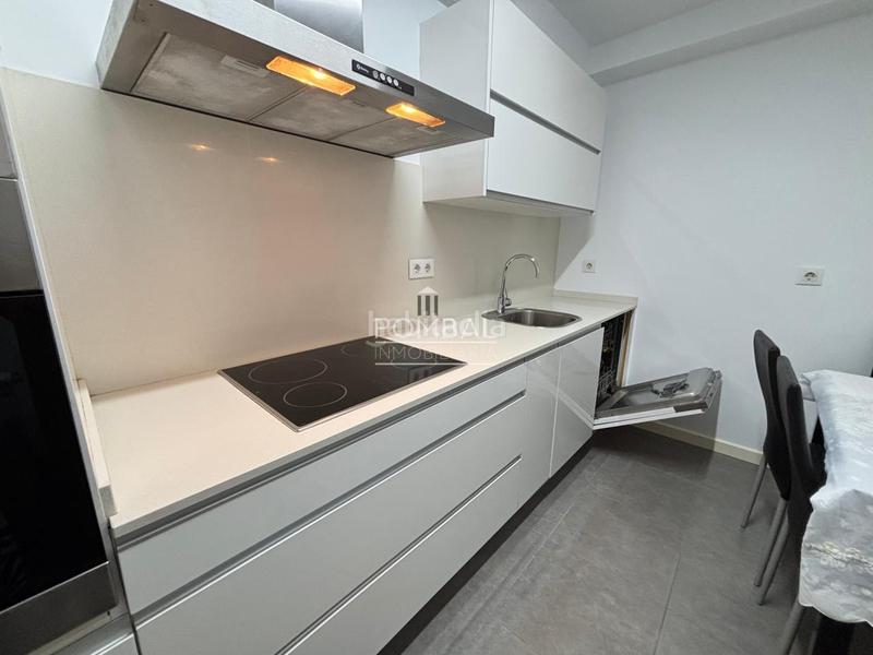 Foto 6d616cfd-85d0-4a27-8c0e-271e8dfad46f. Rent flat with heating in Ensanche - Sar Santiago de Compostela