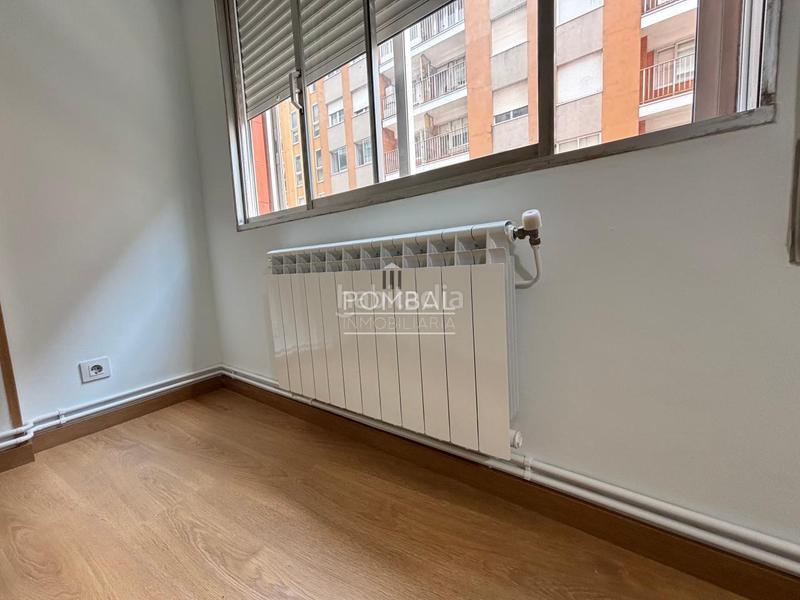 Foto 845d87fa-c057-4734-af07-692c520840c8. Rent flat with heating in Ensanche - Sar Santiago de Compostela