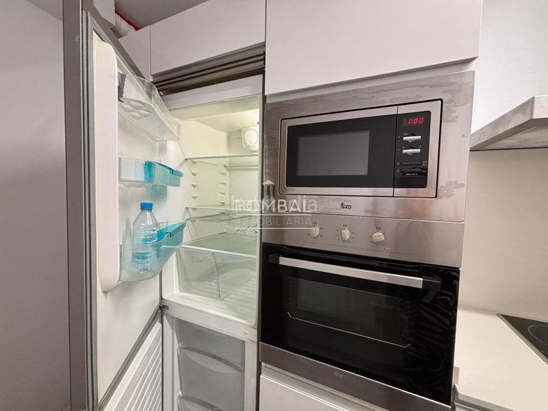 Foto b2961679-3b5c-4bcf-bc05-700ecceb4b56. Rent flat with heating in Ensanche - Sar Santiago de Compostela