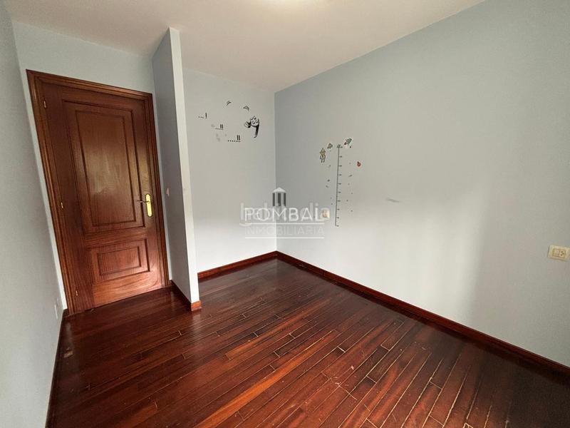 Foto bafecdb3-918c-47c8-b36a-719328d6f7bb. Piso en rúa do portiño 44 en Oroso