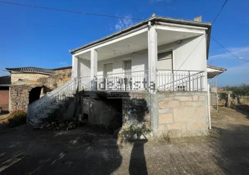 Foto f2cdde12-7638-4e84-8c94-0f2f5c049496. Casa en San Cibrao das Viñas