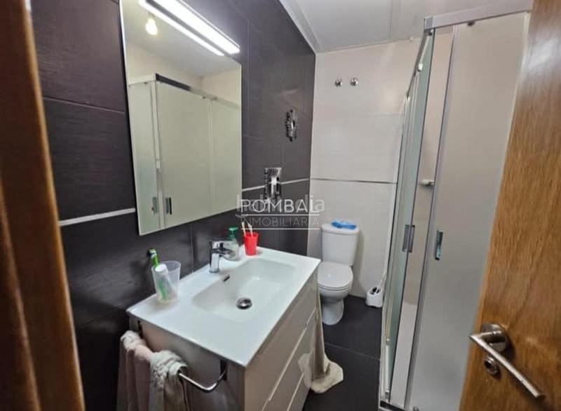 Foto a1ec6a84-b2d0-4421-8a64-fec35902b523. Alquiler casa en San Cibrao das Viñas