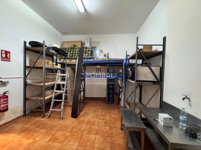 Foto 1ac28b90-bdb5-4bdc-957a-0183974cf2e1. Local comercial a As Lagoas Ourense