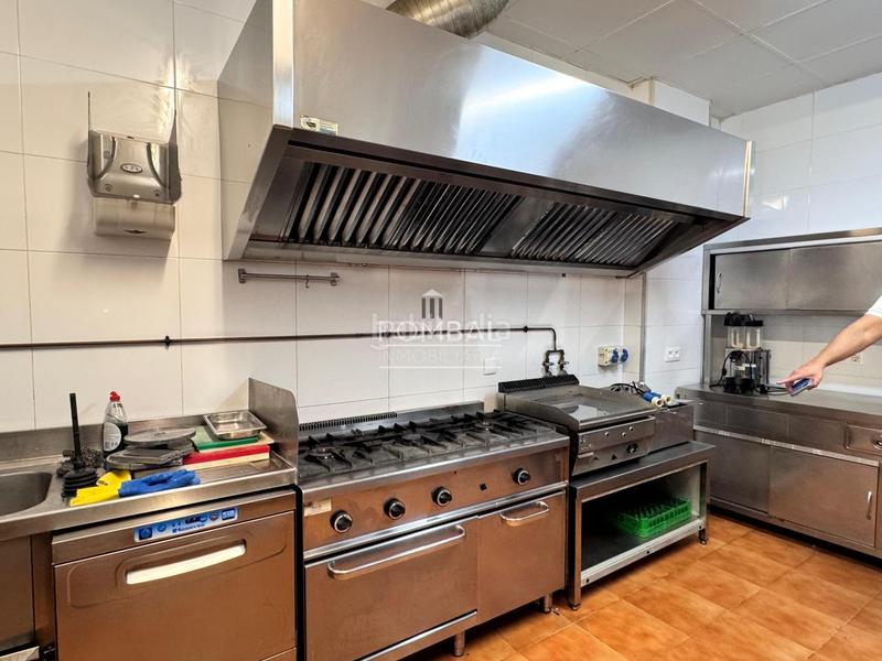 Foto 3293d55b-64ef-44f0-a0a0-d95a1bcd1451. Local comercial a As Lagoas Ourense