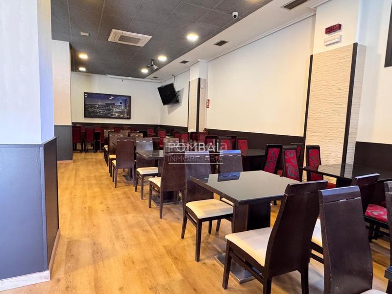 Foto 432adb32-10fe-43ef-be6a-b3c29115dba3. Local comercial a As Lagoas Ourense