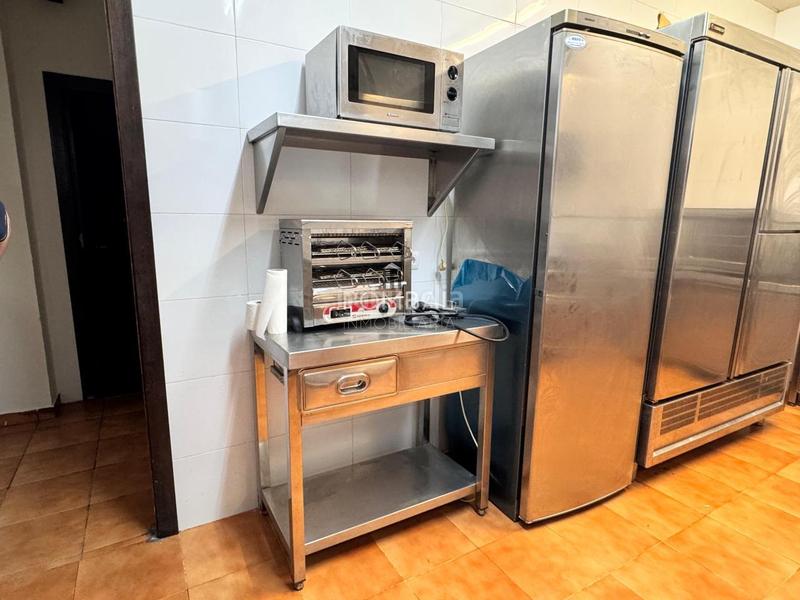 Foto 9cae8471-cc34-48c0-99c9-9d9f0359637b. Local comercial a As Lagoas Ourense