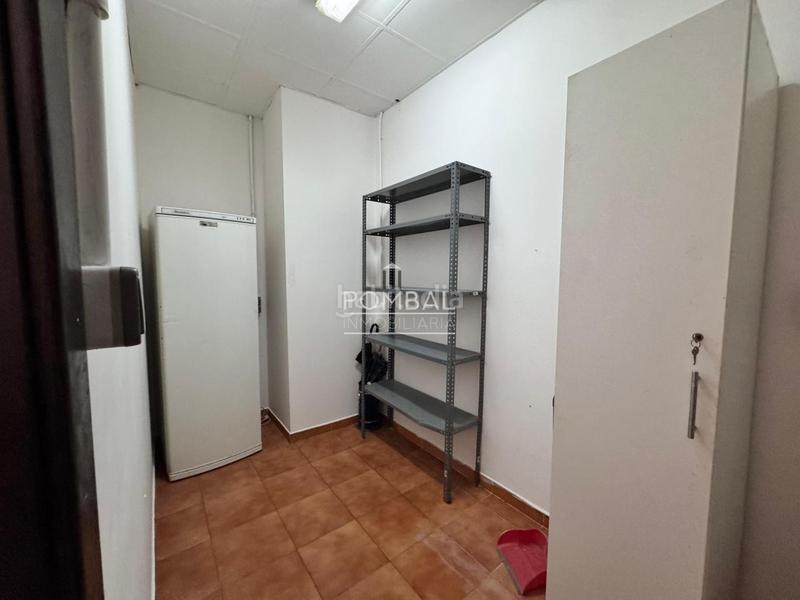 Foto d541d3fe-329a-4b07-848d-314ccc7f3b71. Local comercial a As Lagoas Ourense