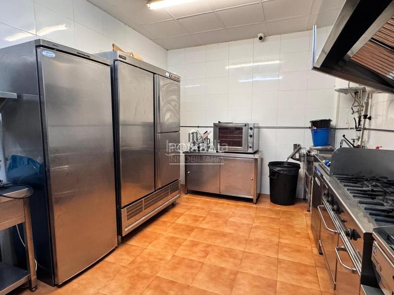 Foto e03c3054-891c-498d-9688-c50fe7e6a230. Local comercial a As Lagoas Ourense