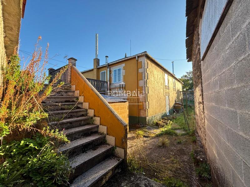 Foto 2ecc7f1b-4f69-471e-8ffa-4a5ac79cbd04. House with heating parking in Parroquias del Oeste Lugo