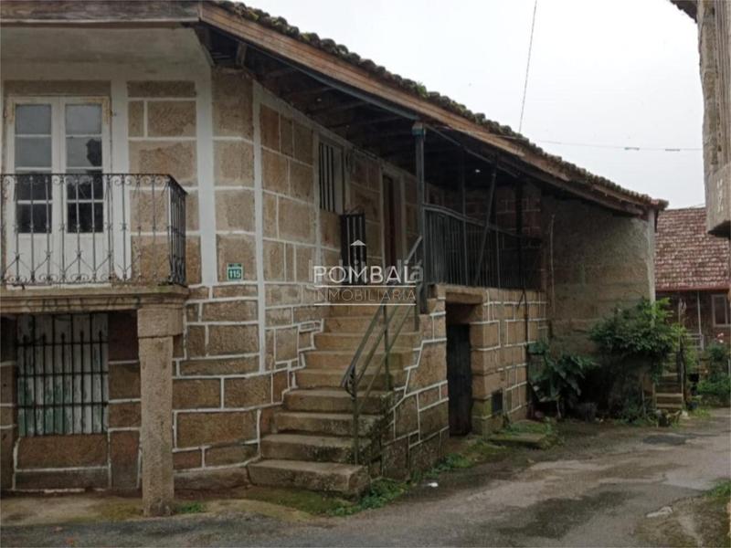 Foto dd89f55b-5a22-4b5a-a582-9eb06db9c1fd. Casa adossada a Pereiro de Aguiar (O)