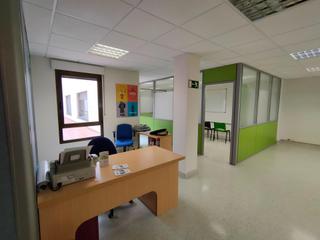Rent Office space in Illera. Oportunidad única en burgos! junto al hubu, oficina en planta co