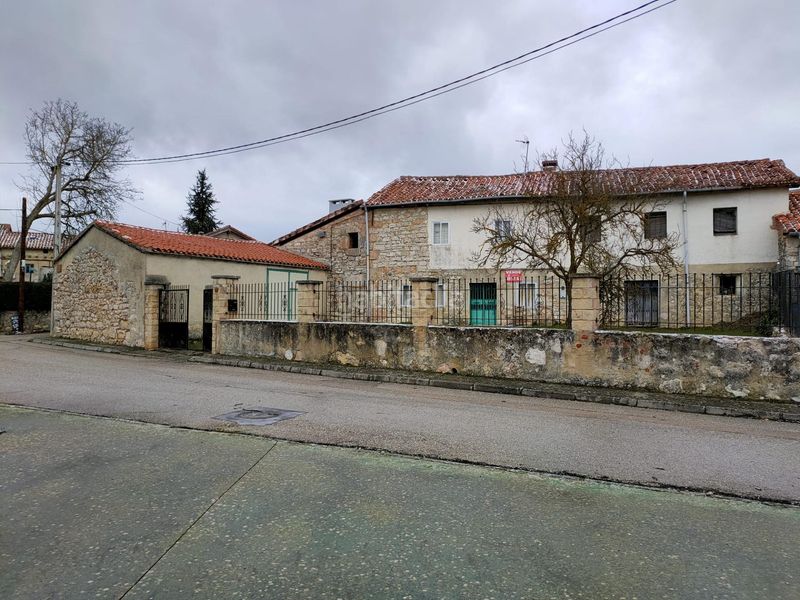Foto 55f7917c-4276-4414-a58c-24f9a0e2295e. Casa adossada amb calefacció aparcament a Atapuerca