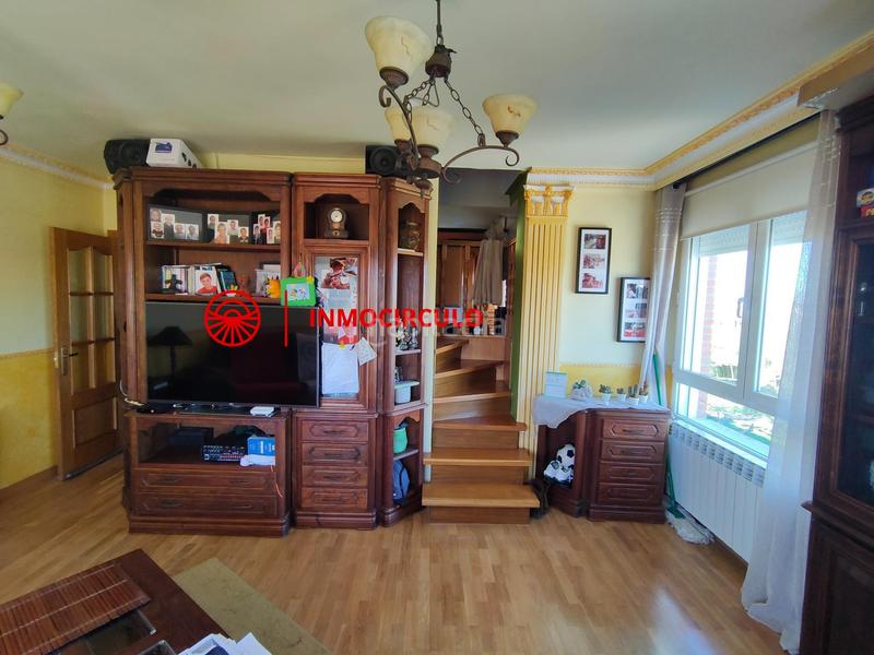 Foto 0266238c-9436-4f99-a7cf-f639a53395ff. Duplex avec chauffage parking dans Villagonzalo Pedernales