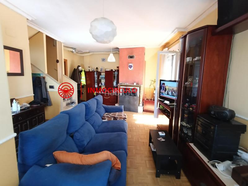 Foto 23b1c2d5-2884-4721-b3f5-2b1870d4bcb3. Maison jumelée avec parking dans Villafría - La Ventilla - Castañares Burgos