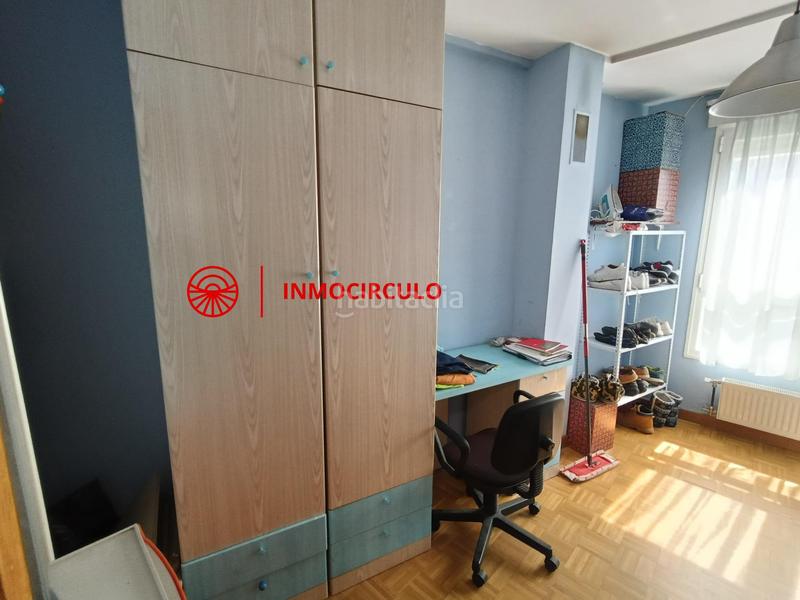 Foto 43b1e328-21fd-4e45-98f1-bcc6b1dee1a1. Maison jumelée avec parking dans Villafría - La Ventilla - Castañares Burgos