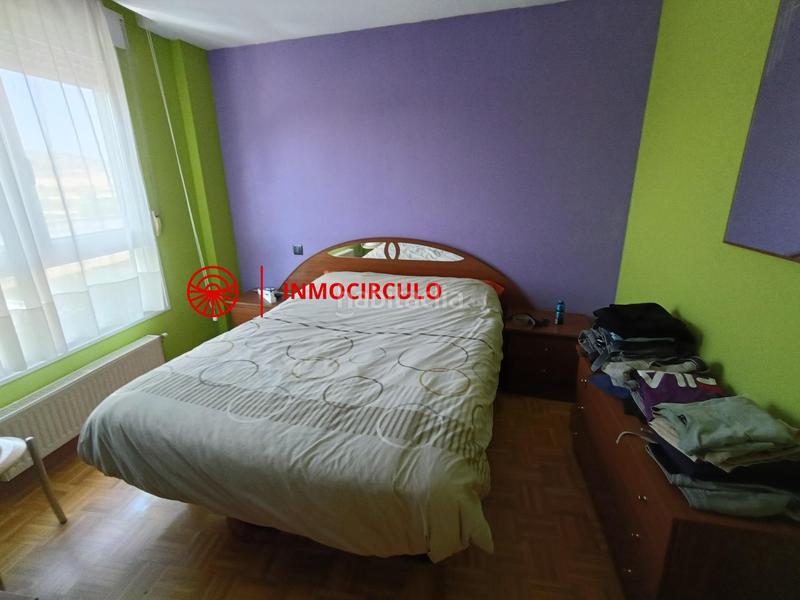 Foto 7d6eef51-dd4b-4acb-8d9a-4d0e0b284da0. Maison jumelée avec parking dans Villafría - La Ventilla - Castañares Burgos