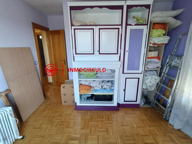 Foto bc4ac19a-19c0-444c-bc05-261c6c17b315. Maison jumelée avec parking dans Villafría - La Ventilla - Castañares Burgos