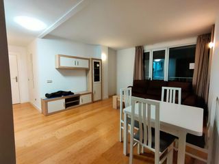 Affitto Piccolo appartamento in Universidad - Las Huelgas. Apartamento en alquiler cellophane