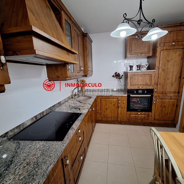Foto 6bd251e5-197e-4d0e-9ab8-1e3ed3d26d9f. Casa adossada amb aparcament a Villimar - V1 - V2 - S3 - S4 - San Cristobal Burgos