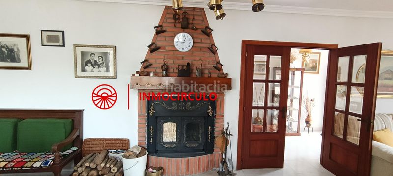 Foto e7a31d32-5ea5-4d79-9a06-1cb4374b6358. Masia amb calefacció aparcament a Monasterio de Rodilla