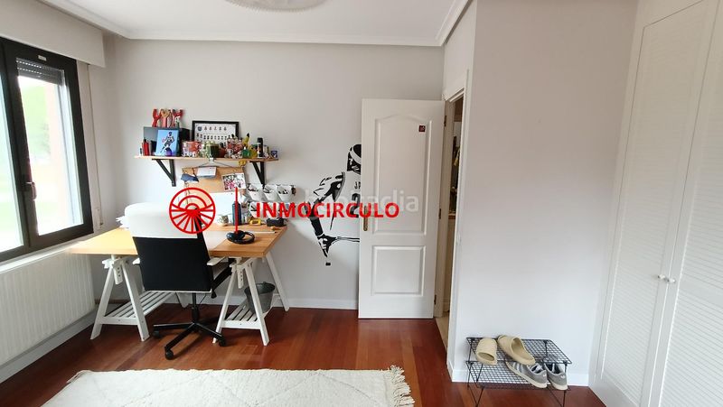 Foto a79fc96f-4694-4cef-9200-ea09e47b58be. Casa adossada amb calefacció aparcament a Universidad - Las Huelgas Burgos