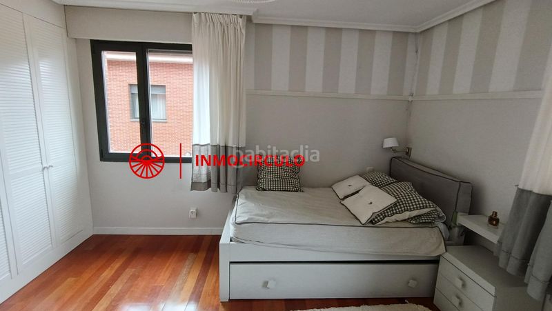 Foto b9dfa4b7-78c7-46fc-875e-e7da69ad0405. Casa adossada amb calefacció aparcament a Universidad - Las Huelgas Burgos