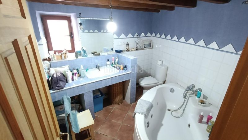 Foto bf74c8ee-5c1f-4f9d-829a-ef1d3b7d1e28. Casa adossada amb calefacció aparcament a Madrigal del Monte