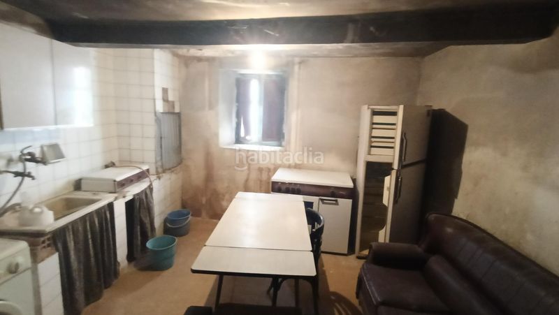 Foto 46207aee-0b2d-45ea-b9ec-c73c33e232b6. Casa adossada amb aparcament a Cayuela