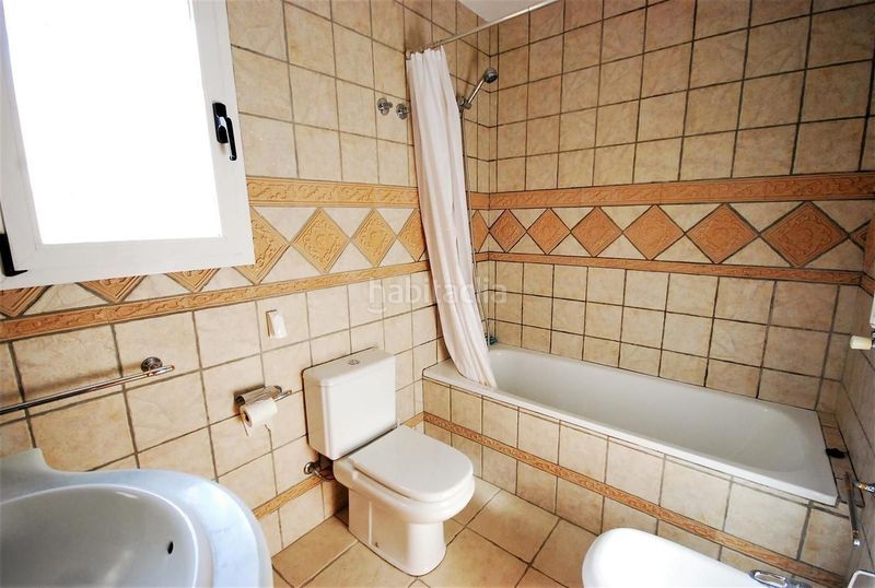Foto f30aeecf-006f-4070-b2f1-428c94cbad5a. Casa adosada en Benahavís pueblo Benahavís
