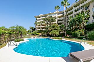 Apartament a San Pedro de Alcántara Pueblo