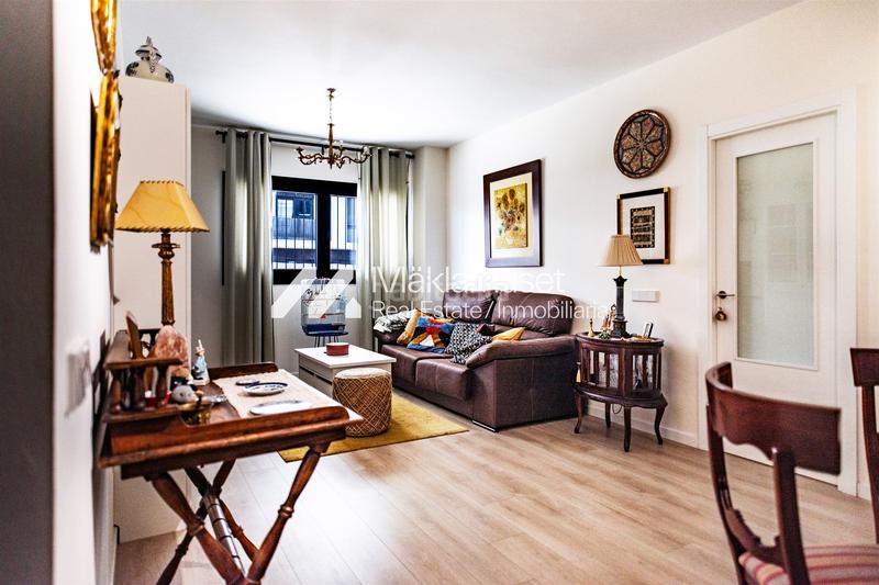 Foto aad0e280-7a0a-44d6-88f1-fe5f40fa9efd. Apartamento en Los Guindos - Parque Mediterráneo - Santa Paula Málaga