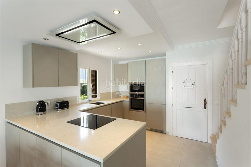 Foto acad4e87-9df5-49f2-b5c2-10716d02d412. Reihenhaus in Villacana - Costalita - Saladillo Estepona