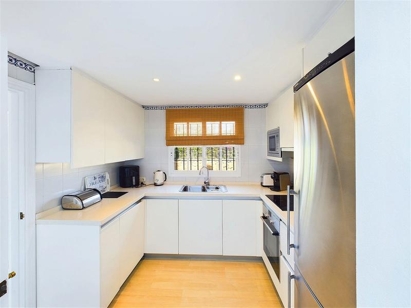 Foto c70d8833-4c6c-46a1-b6e9-c1b6b01d1c40. Casa en Nueva Atalaya Estepona