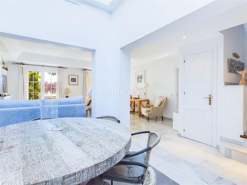 Foto 7f0ae8fb-eca4-41d6-a41b-18087b1bf563. Maison dans Nueva Atalaya Estepona