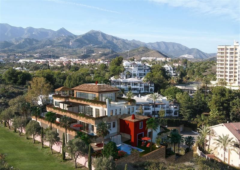 Foto bcebd537-51fe-4d4d-96bb-7dd9f1477111. Apartamento en Río Real Marbella