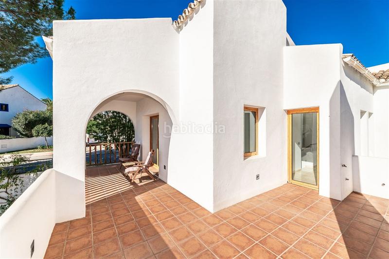 Foto b4e6b65b-7207-4066-8f4c-ff3f24390d0e. Casa adosada en Aloha Marbella